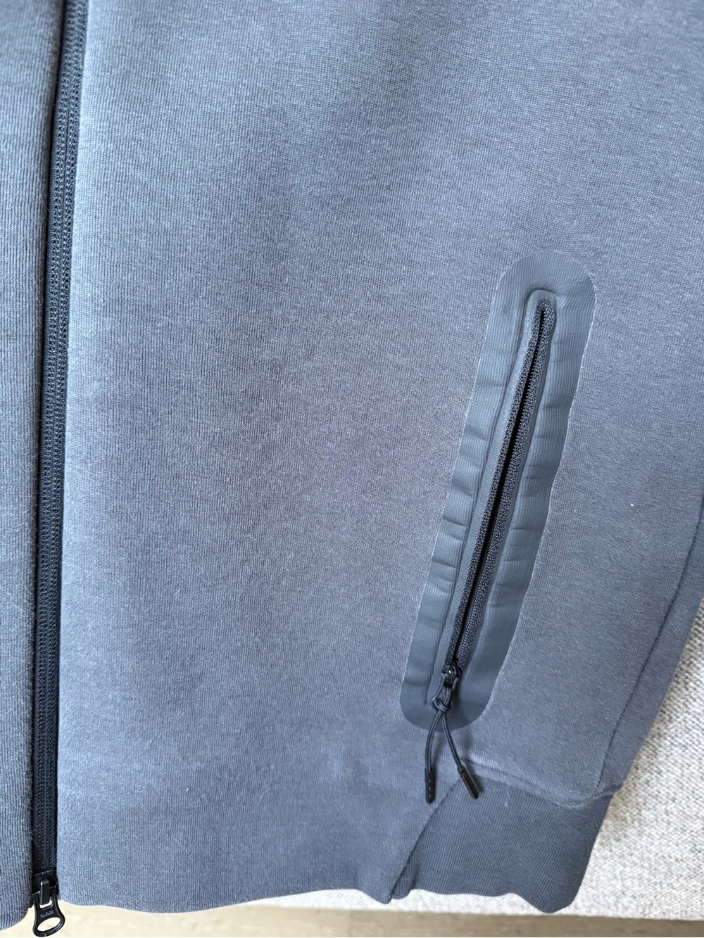 Nike Tech Men's Charcoal Gray Full‑Zip Hooded Jacket - Picture 6 of 6